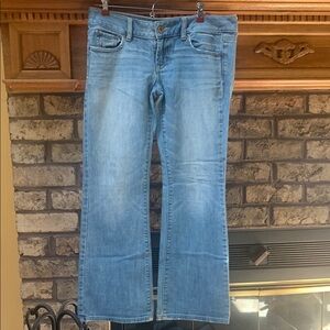 Women's American eagle favorite boyfriend jeans size 4 short.  Very good